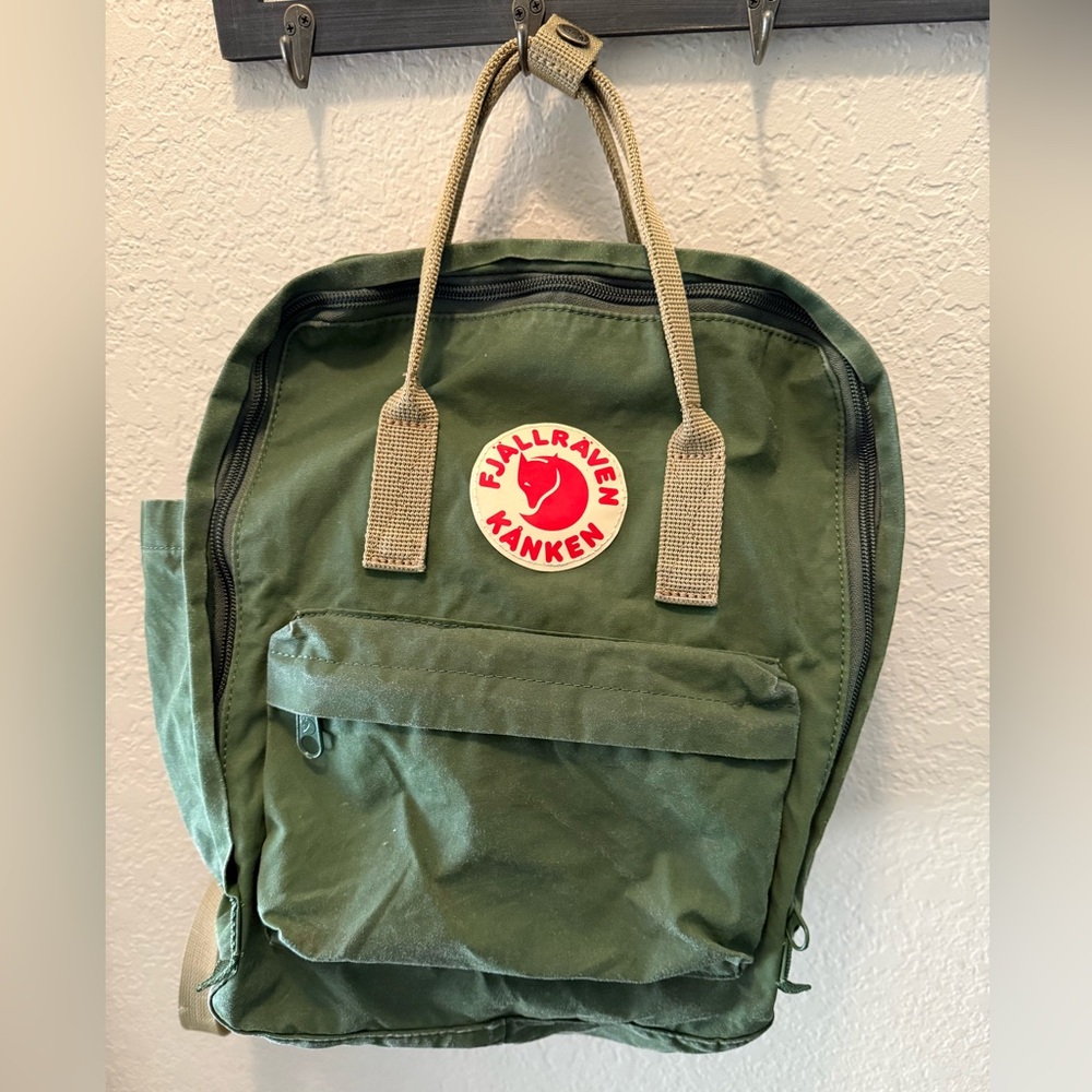 Kånken Green Backpack